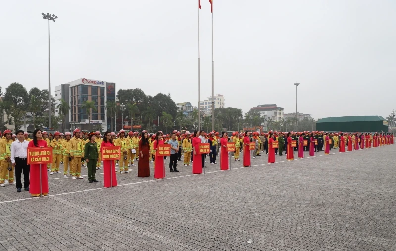Hơn 200 thành viên Tổ liên gia an toàn PCCC tham gia hội thi nghiệp vụ
