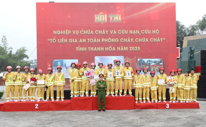 Hơn 200 thành viên Tổ liên gia an toàn PCCC tham gia hội thi nghiệp vụ