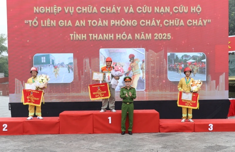 Hơn 200 thành viên Tổ liên gia an toàn PCCC tham gia hội thi nghiệp vụ