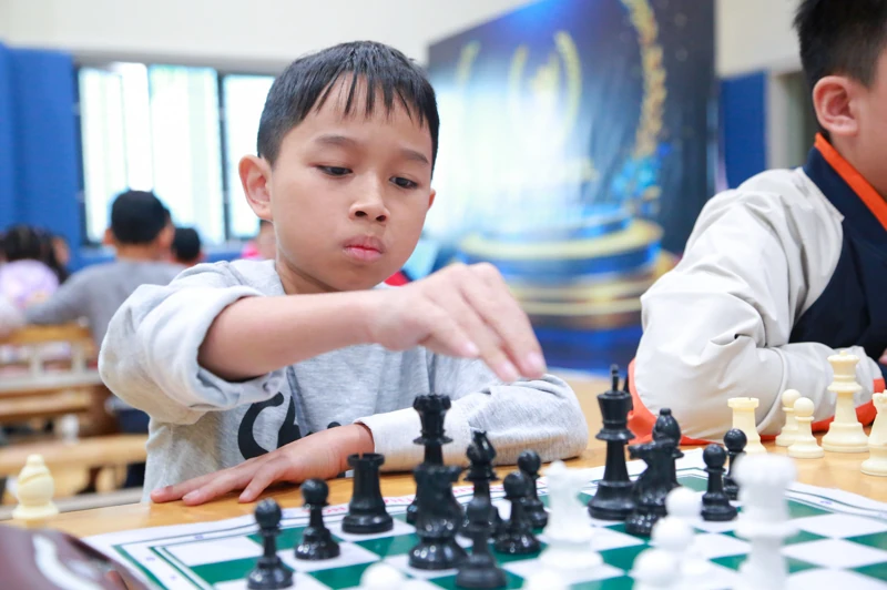 200 kỳ thủ nhí tranh tài sôi nổi tại Giải Cờ vua Nobel School mở rộng