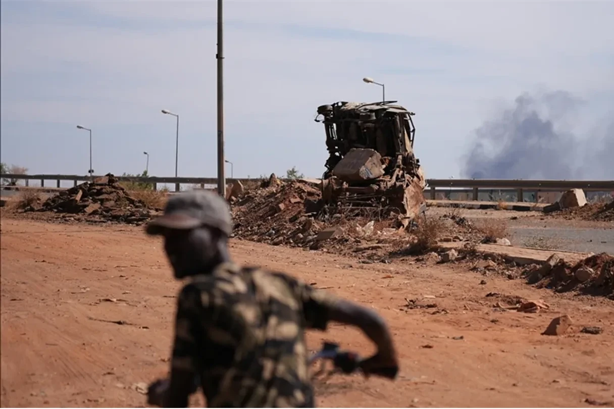 Tổng thống Trump bắt đầu “xử lý” cuộc chiến ở Sudan