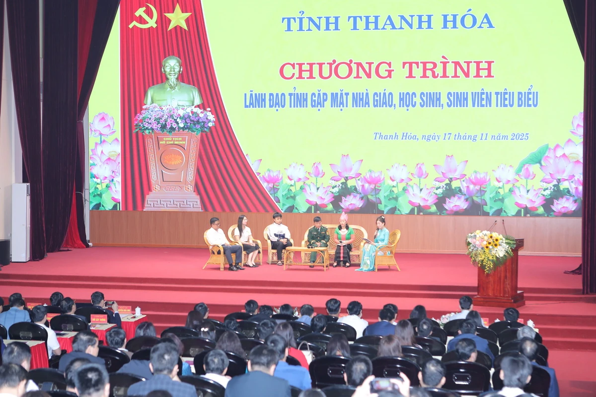 Lãnh đạo tỉnh gặp mặt nhà giáo, học sinh, sinh viên tiêu biểu nhân Ngày Nhà giáo Việt Nam 20/11