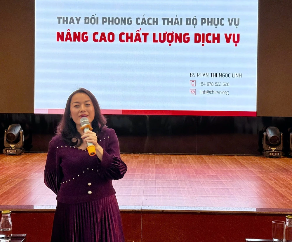 Tập huấn “Thay đổi phong cách, thái độ phục vụ - Nâng cao chất lượng dịch vụ y tế hướng đến sự hài lòng người bệnh”