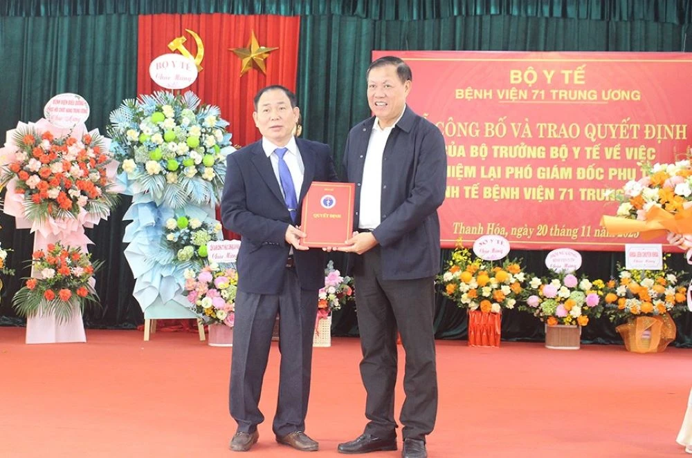 Thứ trưởng Bộ Y tế làm việc với Bệnh viện 71 Trung ương