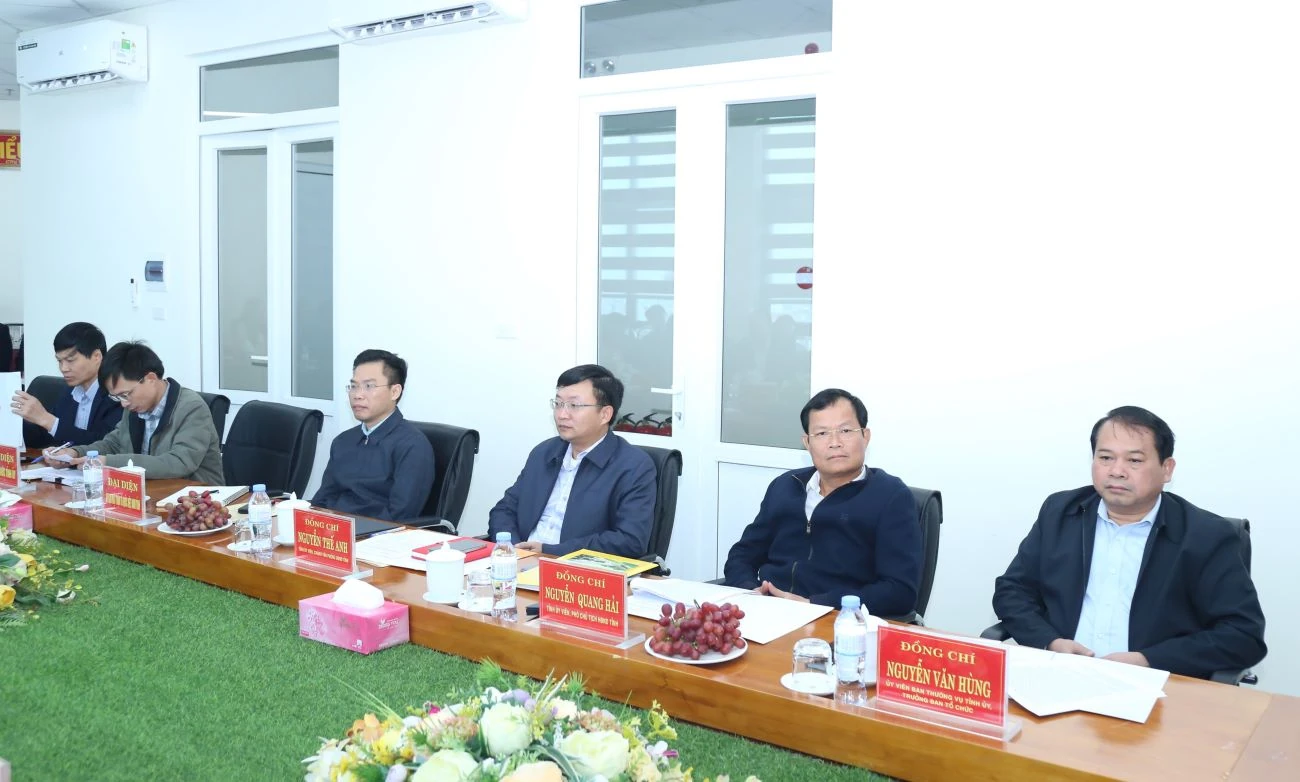 Chủ tịch UBND tỉnh Nguyễn Hoài Anh làm việc với Sở Nội vụ về công tác chuẩn bị bầu cử ĐBQH và đại biểu HĐND các cấp