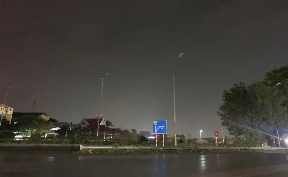 Sớm sửa chữa, bổ sung hệ thống chiếu sáng trên Đại lộ Hùng Vương