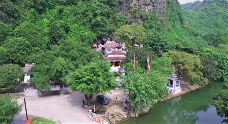 Về vùng đất quý hương