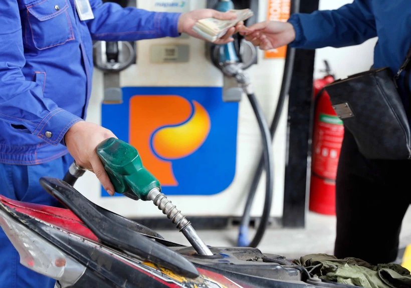Giá xăng và dầu diesel đồng loạt giảm, RON95-III có giá mới là 20.542 đồng