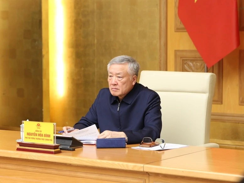 Thủ tướng chủ trì cuộc họp khẩn trực tuyến từ Algeria về ứng phó mưa lũ, thiên tai, cứu hộ, cứu nạn