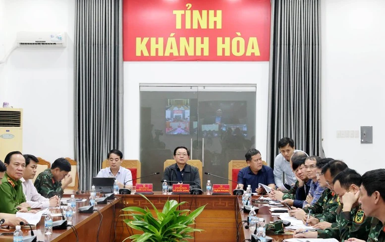 Thủ tướng chủ trì cuộc họp khẩn trực tuyến từ Algeria về ứng phó mưa lũ, thiên tai, cứu hộ, cứu nạn