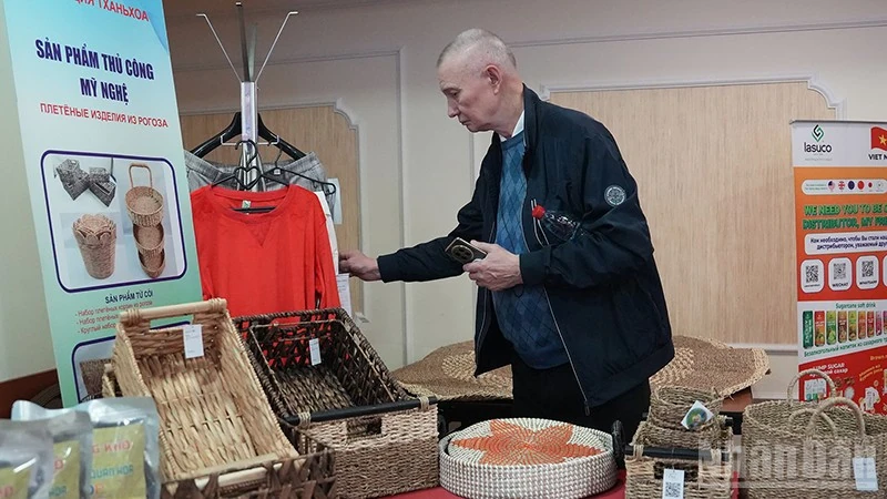 Tỉnh Thanh Hóa thúc đẩy hợp tác đầu tư, thương mại và du lịch với các địa phương của Nga