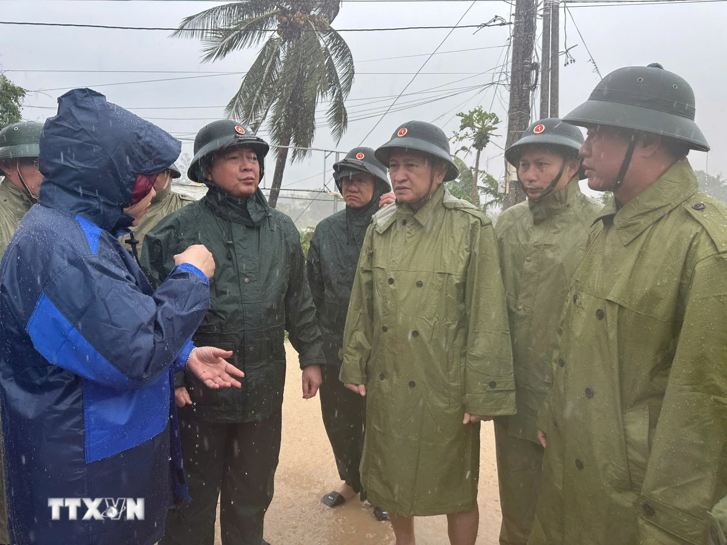 Thông báo Kết luận của Bộ Chính trị về khắc phục mưa, lũ đặc biệt lớn ở Trung Bộ