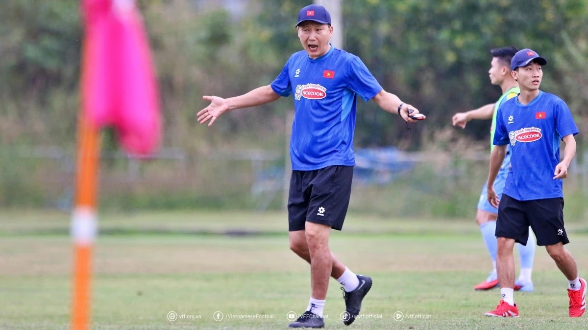 Tuyển Việt Nam tăng 1 bậc trên BXH FIFA tháng 11; Italy xác định đối thủ ở bán kết play-off World Cup 2026