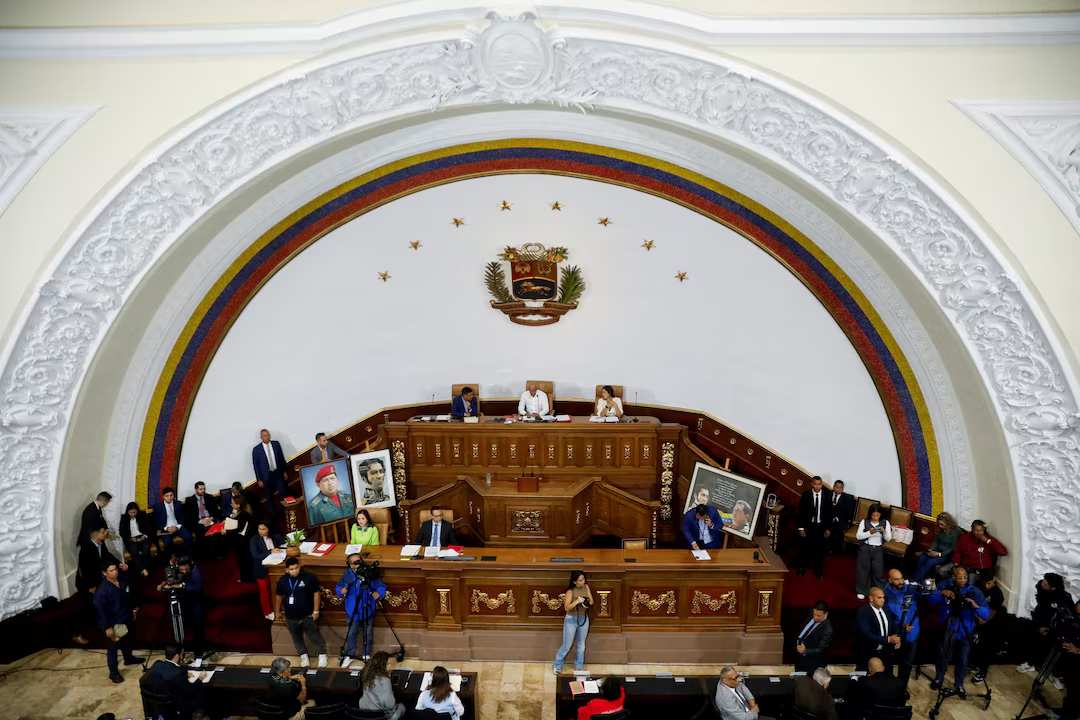 Venezuela gia hạn 15 năm liên doanh dầu khí với Nga