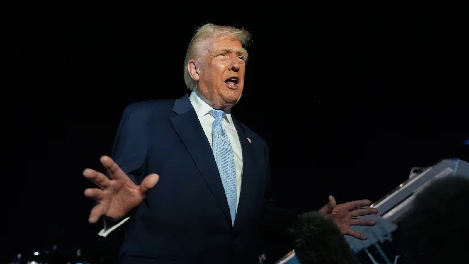 Căng thẳng tại Caribbean: Tổng thống Trump để ngỏ khả năng đối thoại với Venezuela trong khi vẫn tăng cường áp lực quân sự