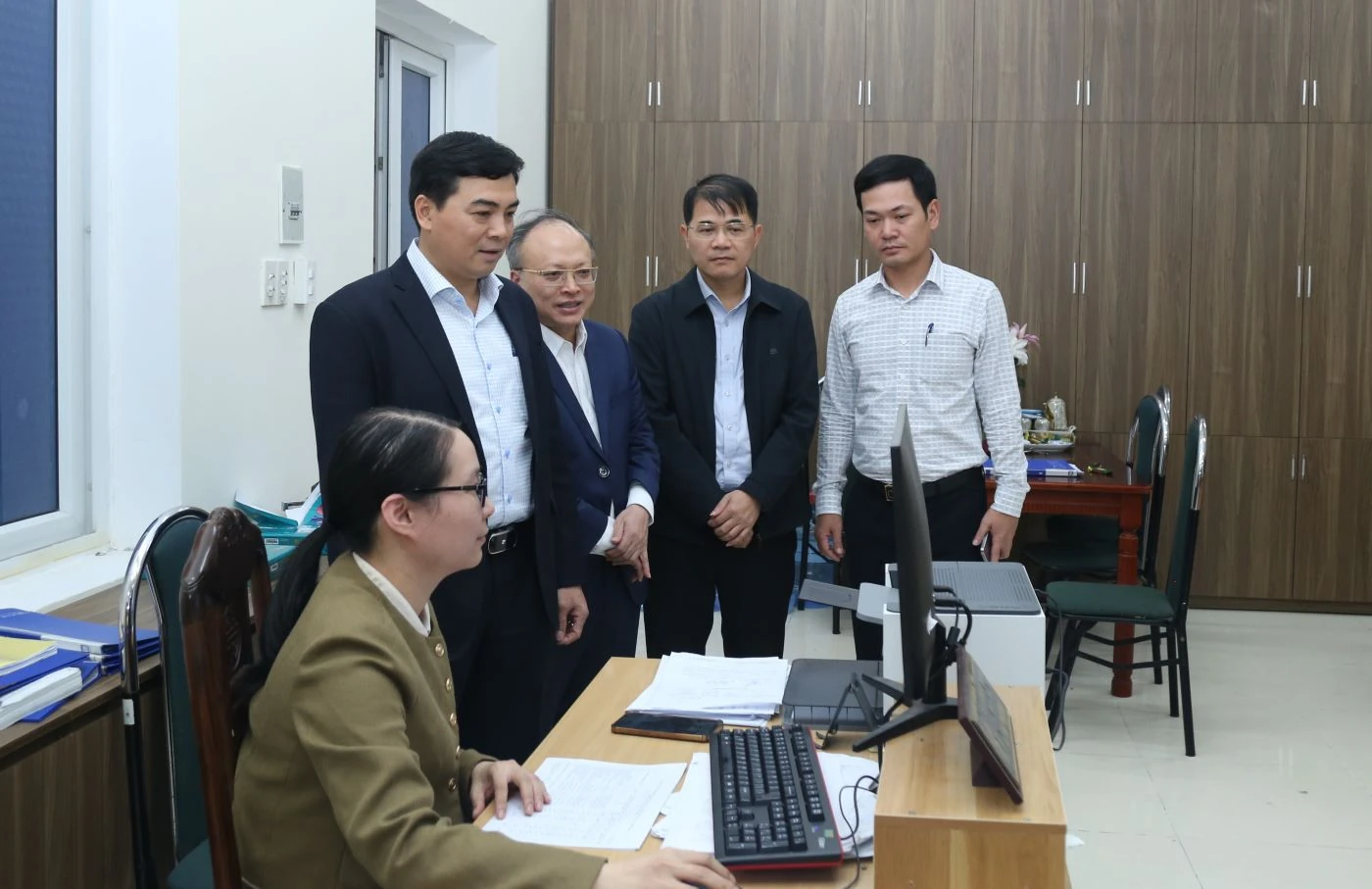 Chủ tịch UBND tỉnh Nguyễn Hoài Anh làm việc với Sở Tài chính về tình hình thực hiện nhiệm vụ năm 2025