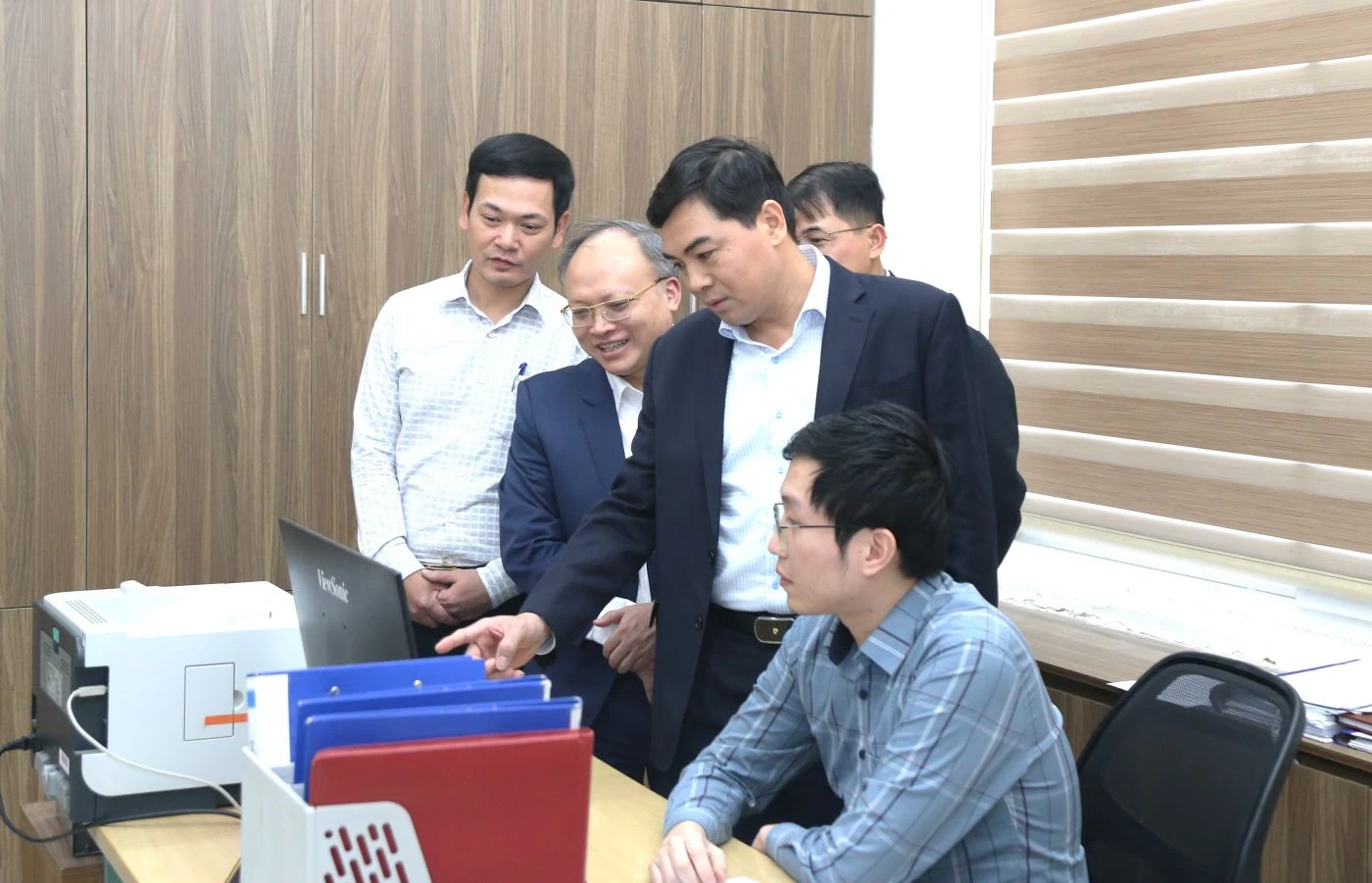 Chủ tịch UBND tỉnh Nguyễn Hoài Anh làm việc với Sở Tài chính về tình hình thực hiện nhiệm vụ năm 2025