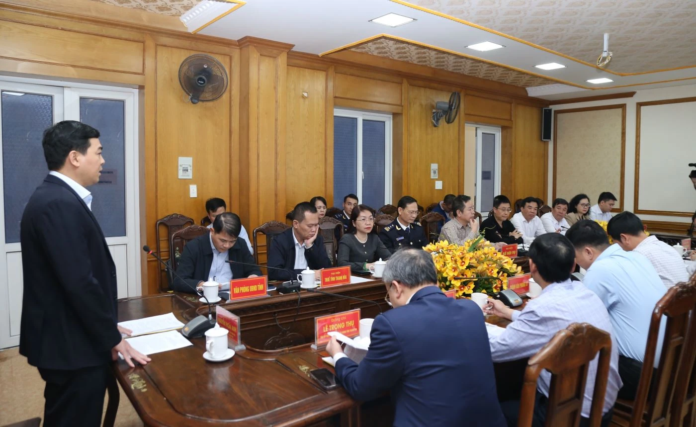 Chủ tịch UBND tỉnh Nguyễn Hoài Anh làm việc với Sở Tài chính về tình hình thực hiện nhiệm vụ năm 2025