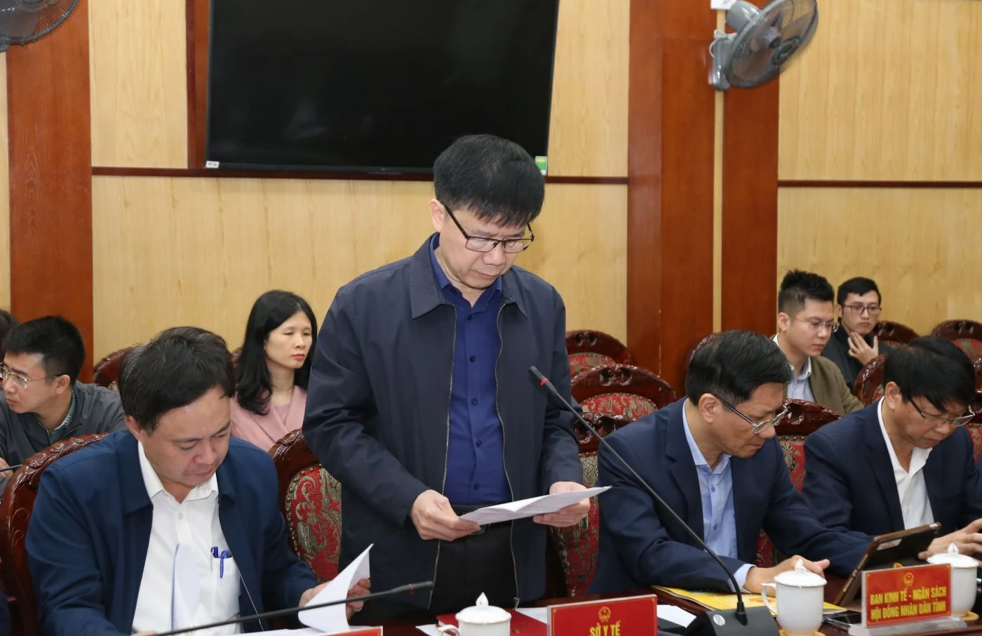 Phiên họp chuyên đề UBND tỉnh: Thảo luận, cho ý kiến vào một số tờ trình, kế hoạch quan trọng