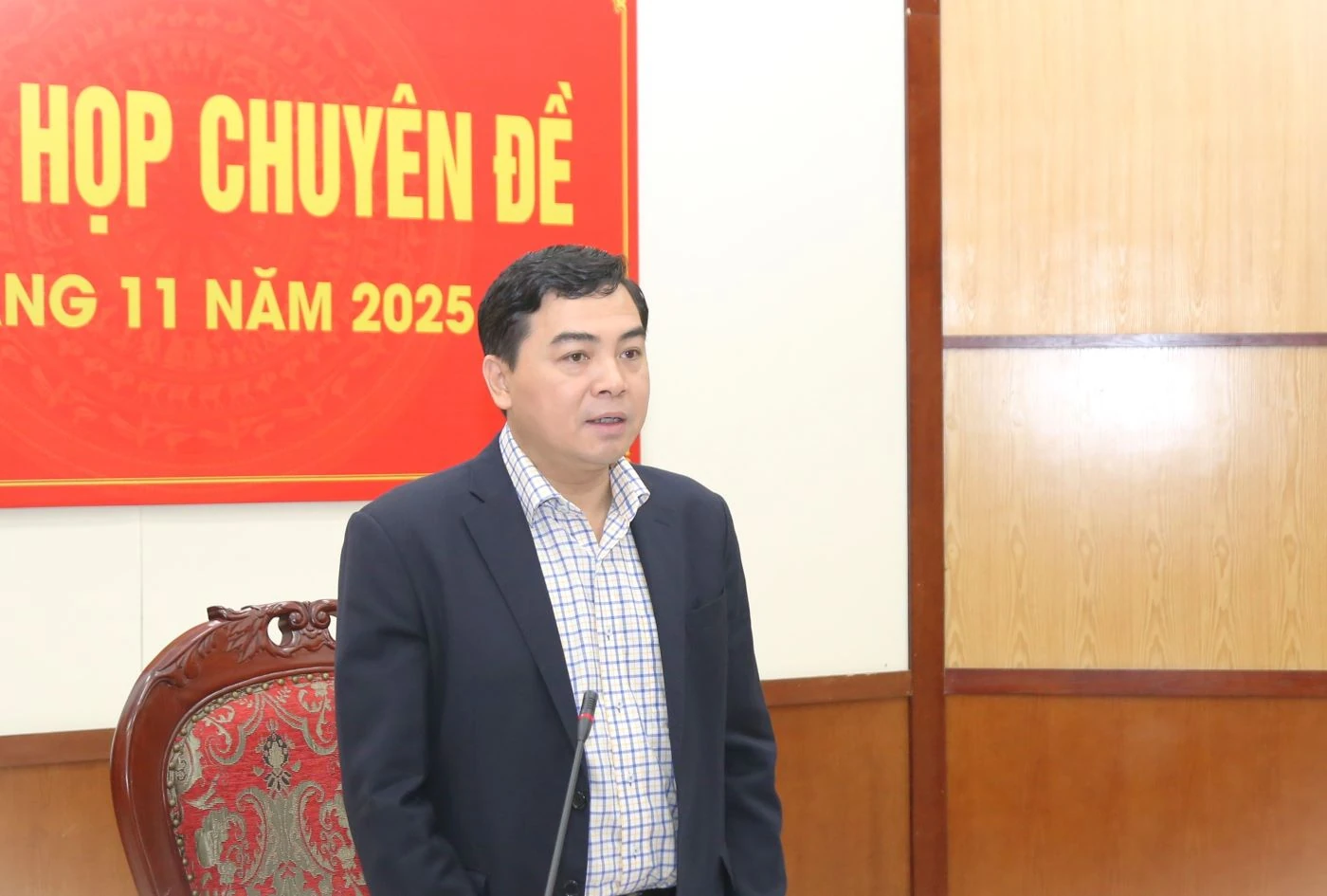 Phiên họp chuyên đề UBND tỉnh: Thảo luận, cho ý kiến vào một số tờ trình, kế hoạch quan trọng