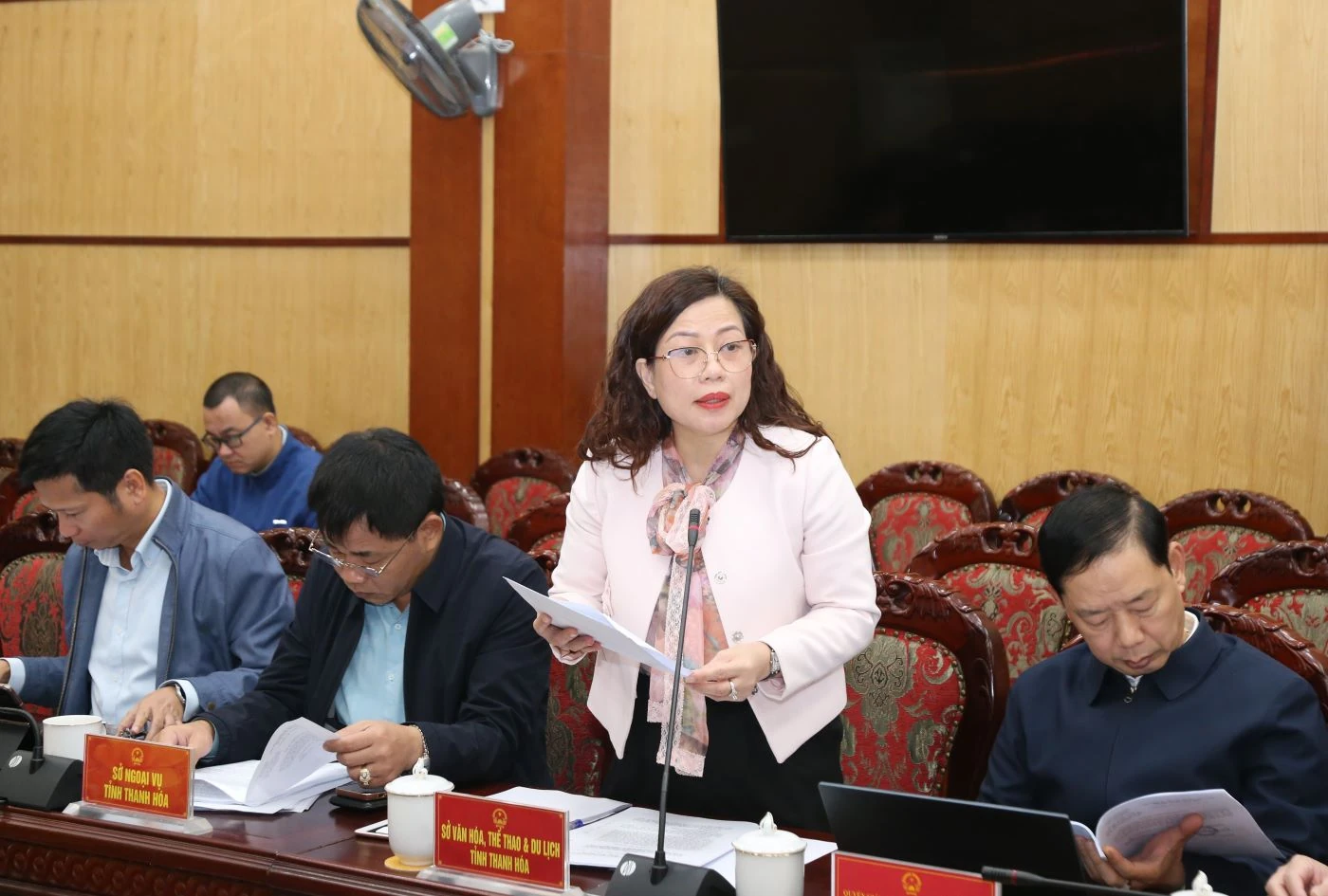 Phiên họp chuyên đề UBND tỉnh: Thảo luận, cho ý kiến vào một số tờ trình, kế hoạch quan trọng