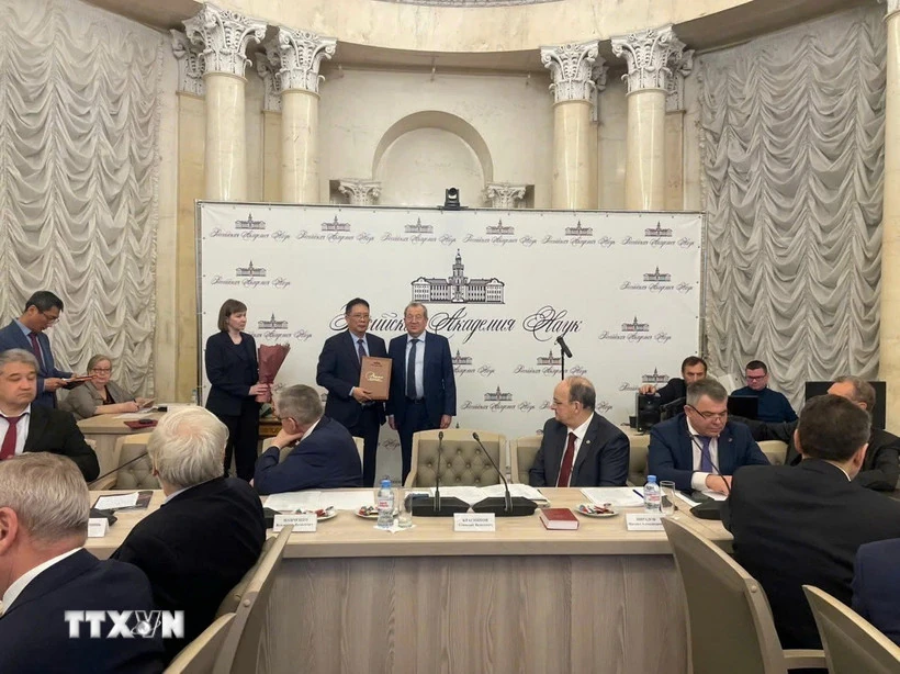 Viện Hàn lâm Khoa học Nga vinh danh nhà khoa học Việt Nam Châu Văn Minh