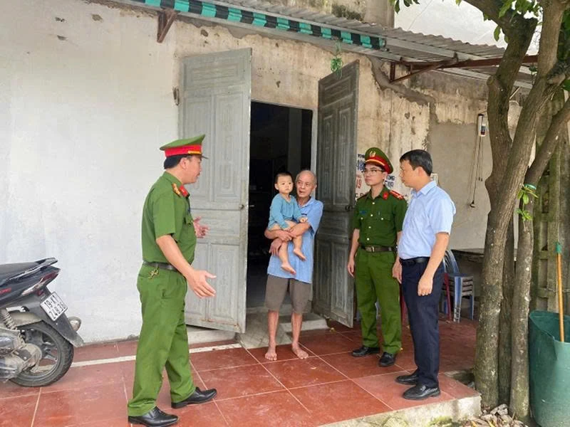 Hậu Lộc lập lại trật tự lòng đường, vỉa hè