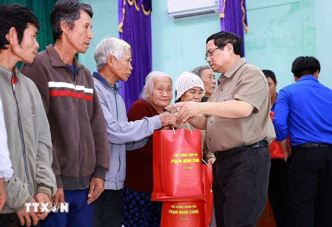 Thủ tướng: Triển khai chiến dịch Quang Trung thần tốc dựng lại nhà cho đồng bào bị thiên tai