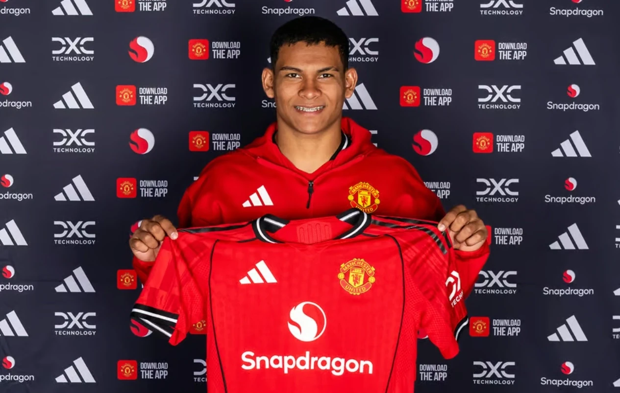 U22 Campuchia rút lui khỏi SEA Games 33; Liverpool thảm bại tại Champions League