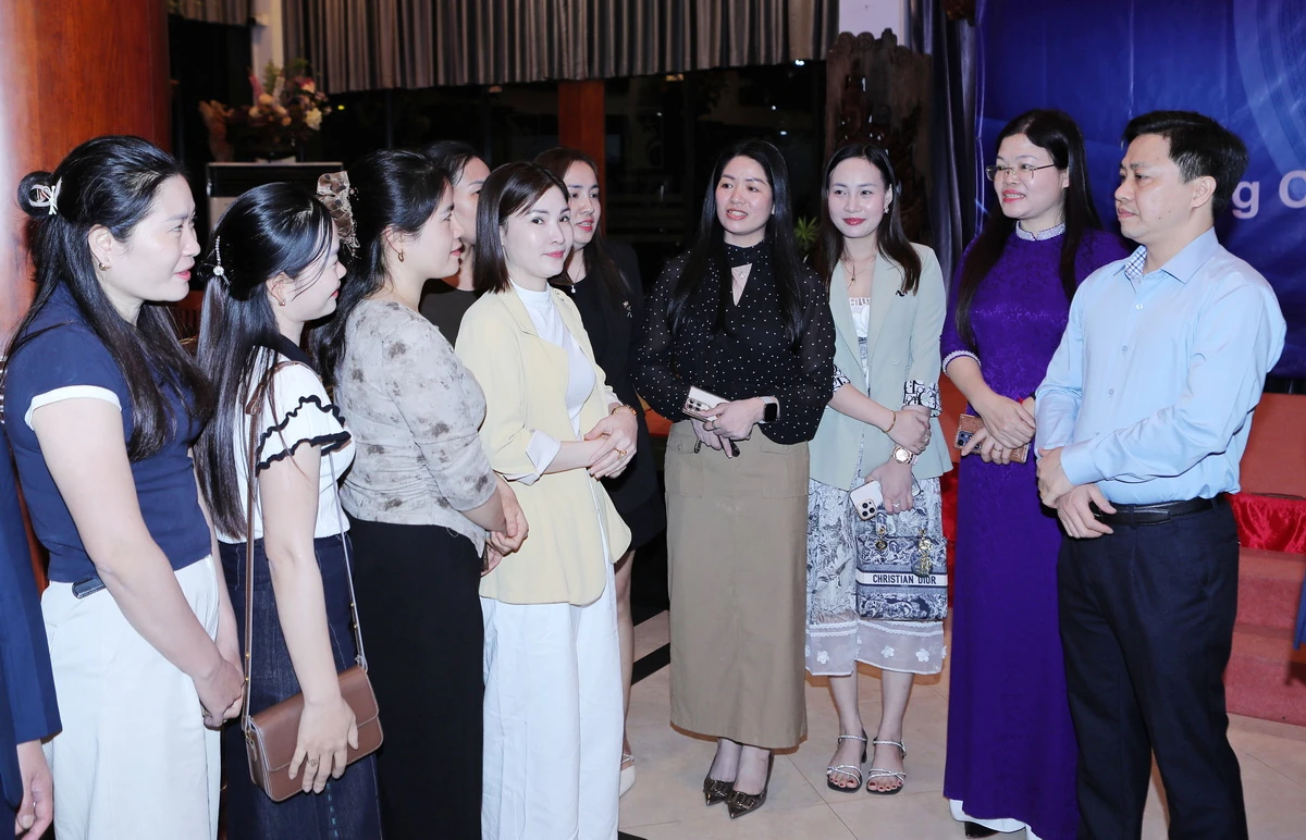 Đoàn đại biểu tỉnh Thanh Hóa thăm doanh nghiệp và gặp gỡ người Thanh Hóa sinh sống, làm việc tại Thủ đô Viêng Chăn