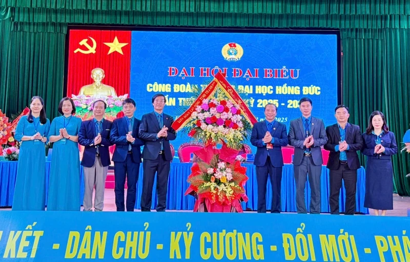 Phát huy dân chủ, đoàn kết, xây dựng công đoàn Trường Đại học Hồng Đức vững mạnh toàn diện