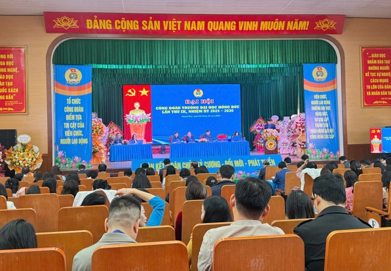 Phát huy dân chủ, đoàn kết, xây dựng công đoàn Trường Đại học Hồng Đức vững mạnh toàn diện