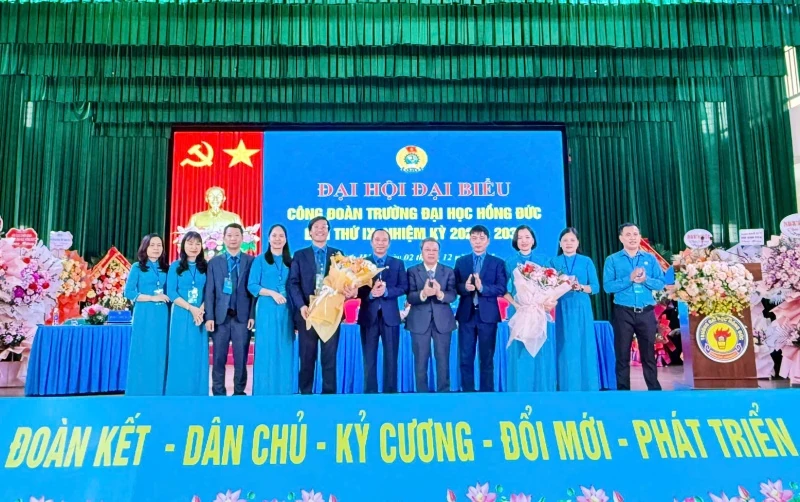 Phát huy dân chủ, đoàn kết, xây dựng công đoàn Trường Đại học Hồng Đức vững mạnh toàn diện