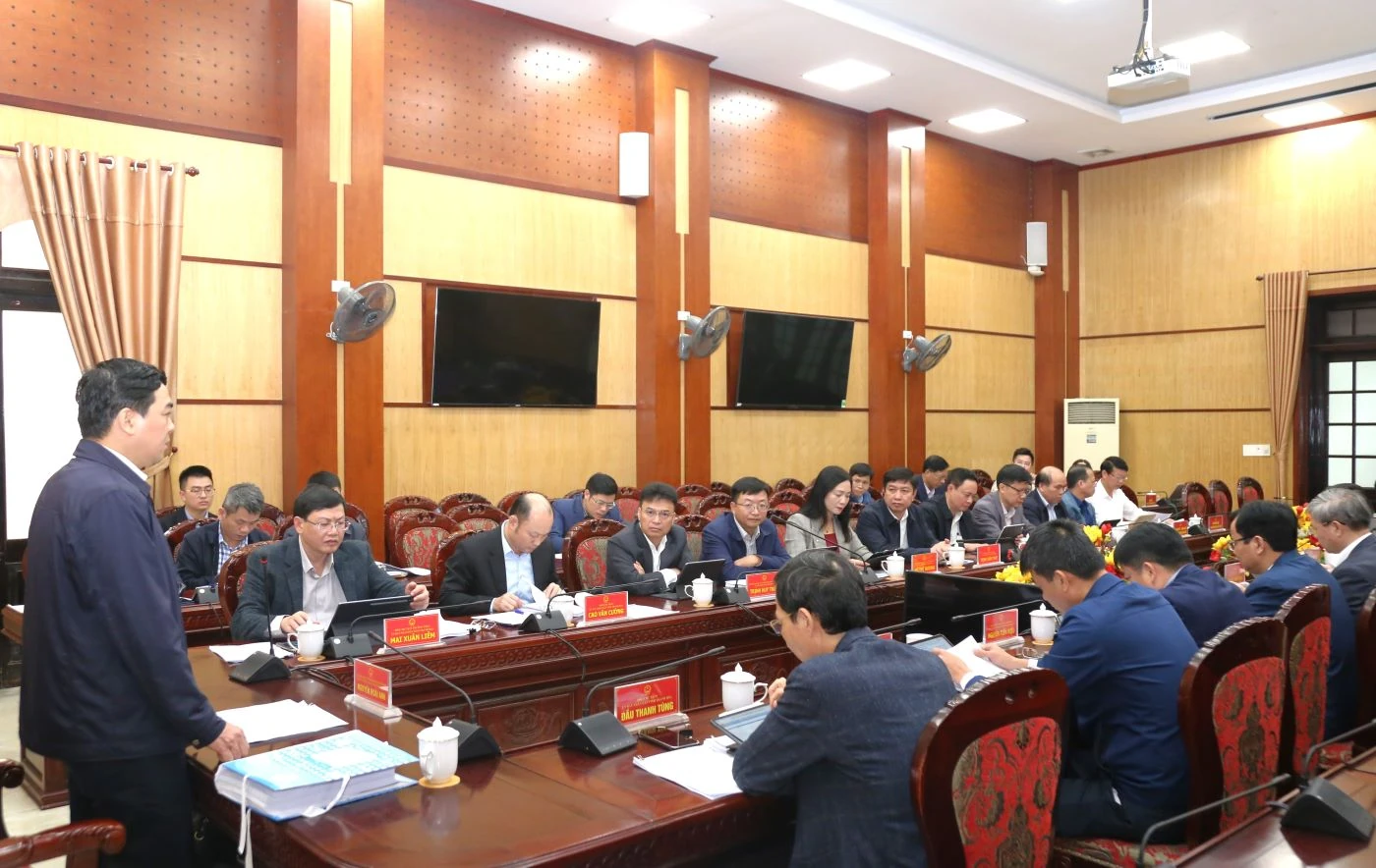 Thảo luận, cho ý kiến vào các tờ trình phục vụ công tác quản lý đất đai