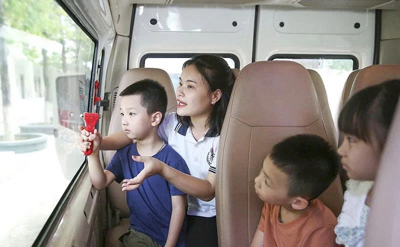 Bảo vệ trẻ em trên ô tô từ quy định mới