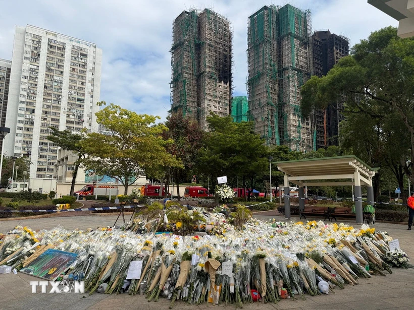 Vụ cháy chung cư ở Hong Kong: Chính quyền tăng gấp đôi trợ cấp cho nạn nhân