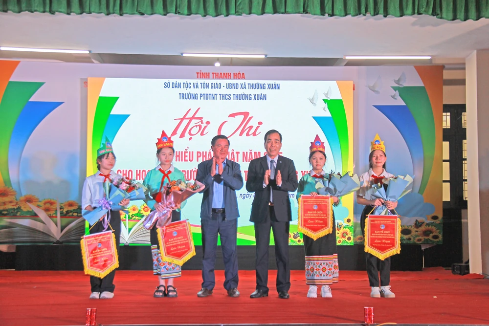 Hội thi tìm hiểu pháp luật ở Trường PTDT Nội trú THCS Thường Xuân