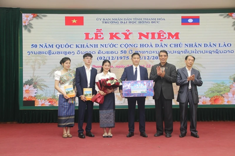 Trường Đại học Hồng Đức kỷ niệm 50 năm Quốc khánh nước Cộng hòa Dân chủ Nhân dân Lào