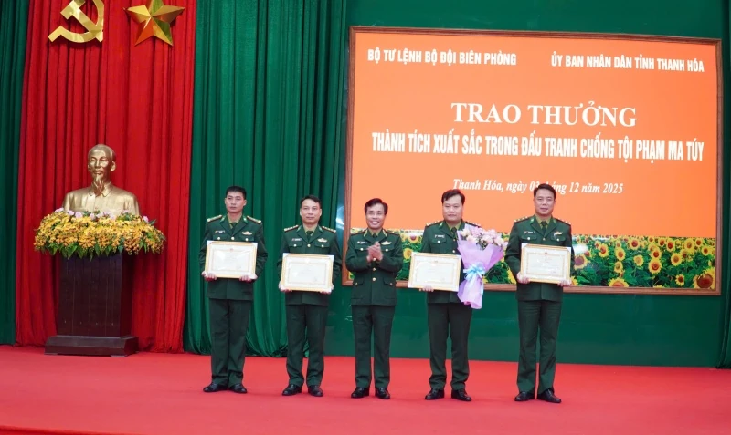 Khen thưởng BĐBP tỉnh Thanh Hóa vì thành tích xuất sắc trong đấu tranh chống tội phạm ma tuý