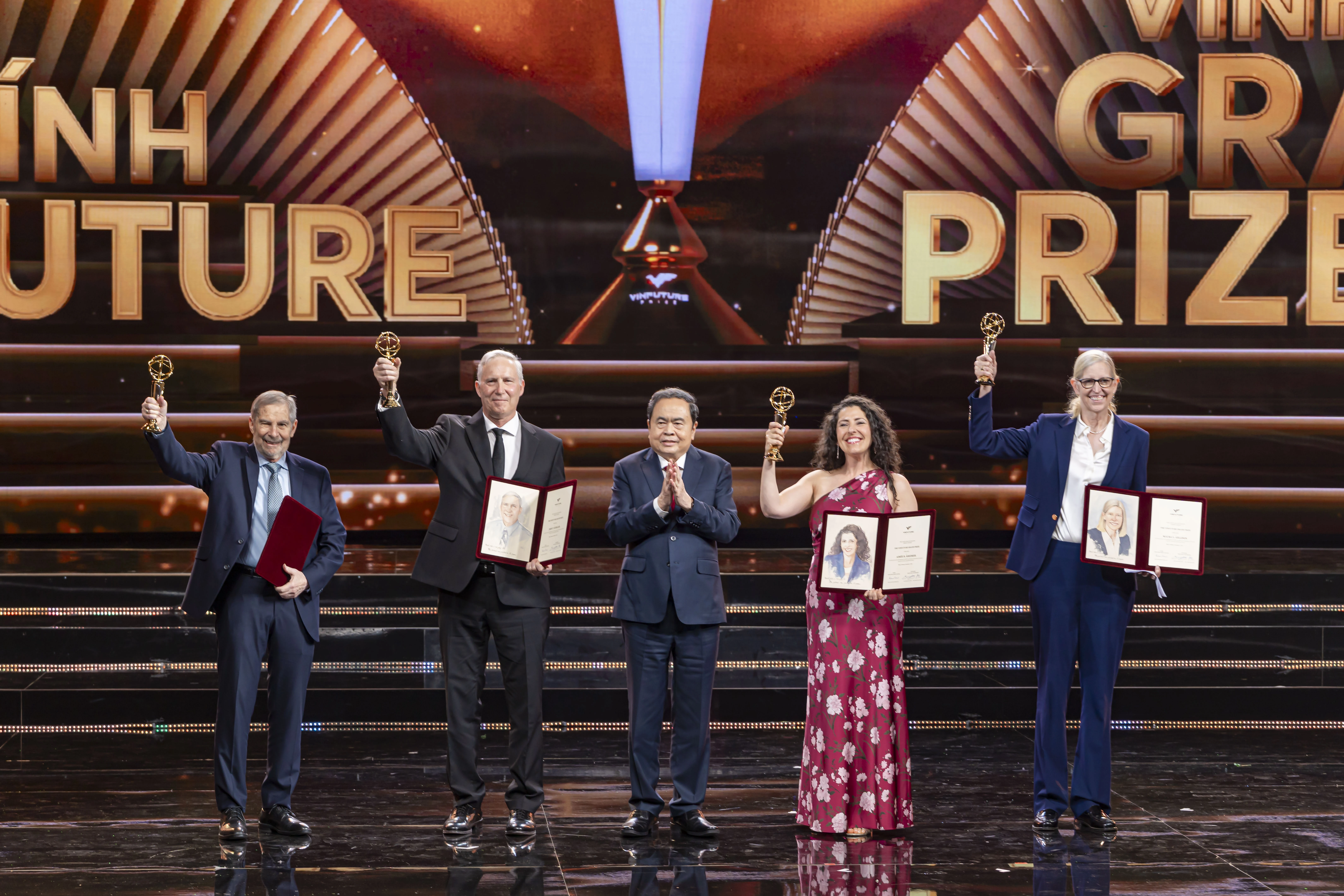 Giải thưởng Chính VinFuture 2025 vinh danh nghiên cứu vaccine HPV