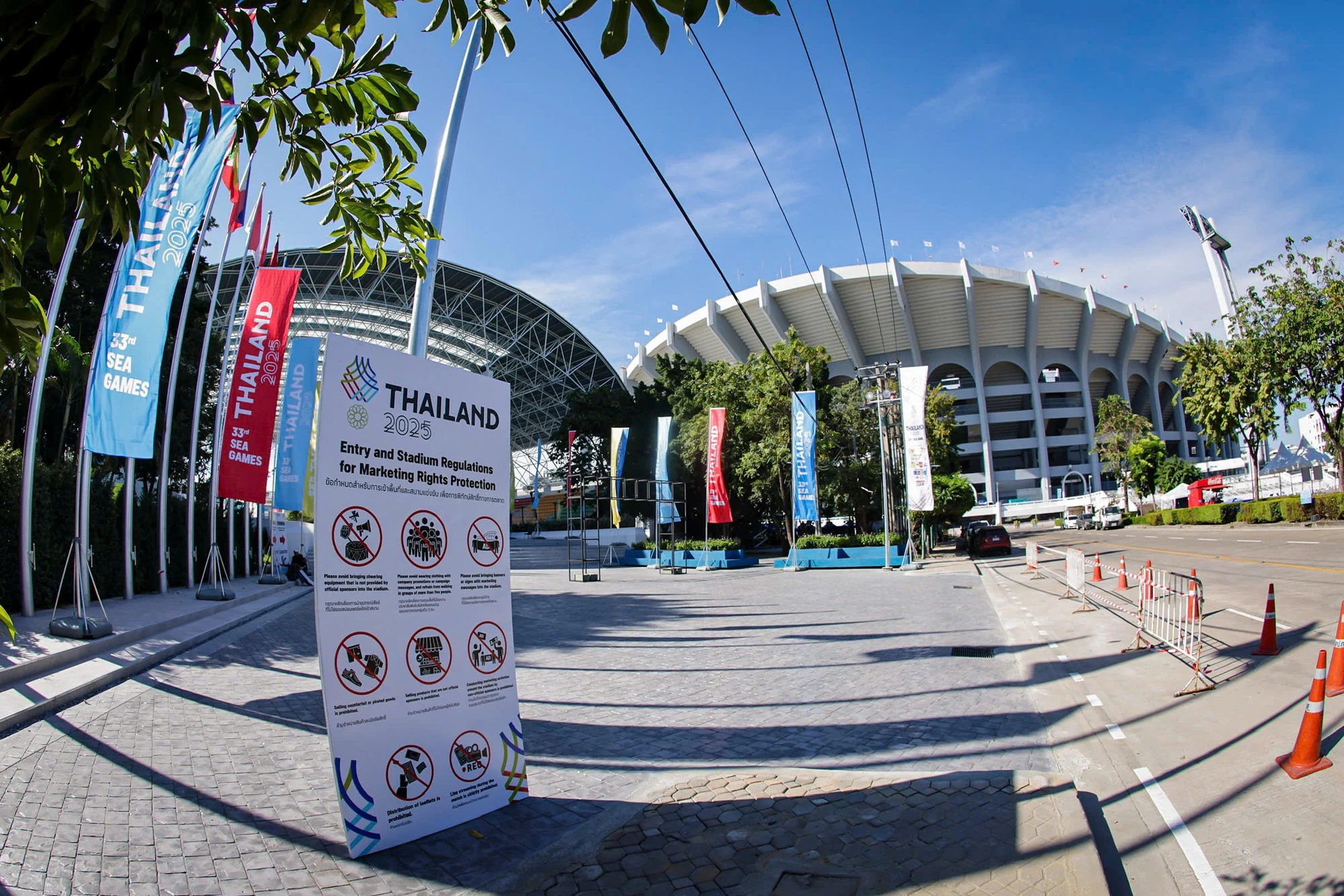 HLV Mai Đức Chung nói gì sau khi tuyển nữ Việt Nam thắng 7 bàn?; Kết quả bốc thăm World Cup 2026