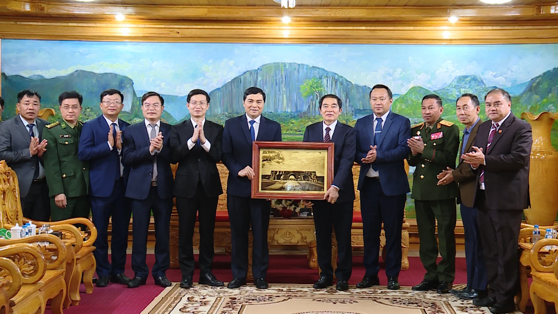 Tăng cường hợp tác Thanh Hóa - Hủa Phăn