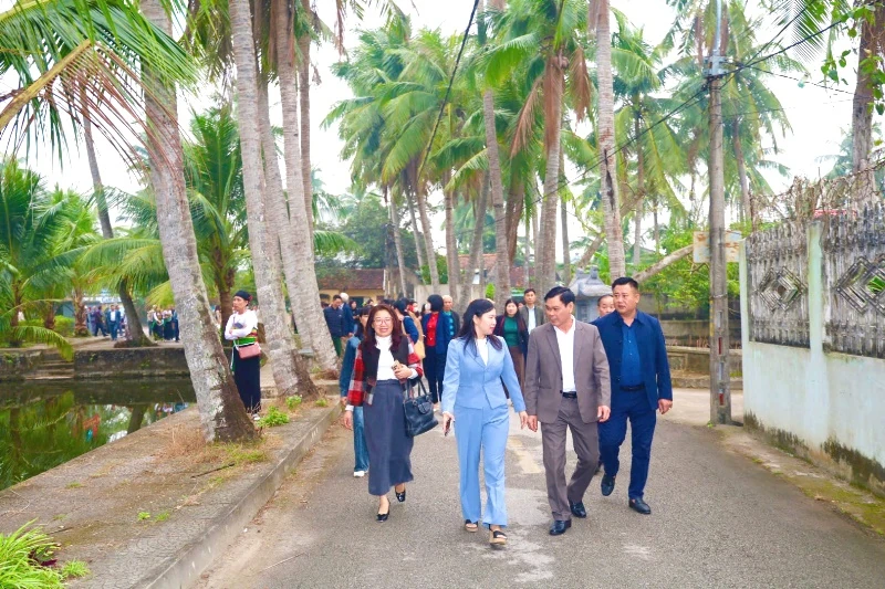 Tiếp tục nhân rộng mô hình Khu dân cư “Sáng - xanh - sạch - đẹp - an toàn trên địa bàn tỉnh