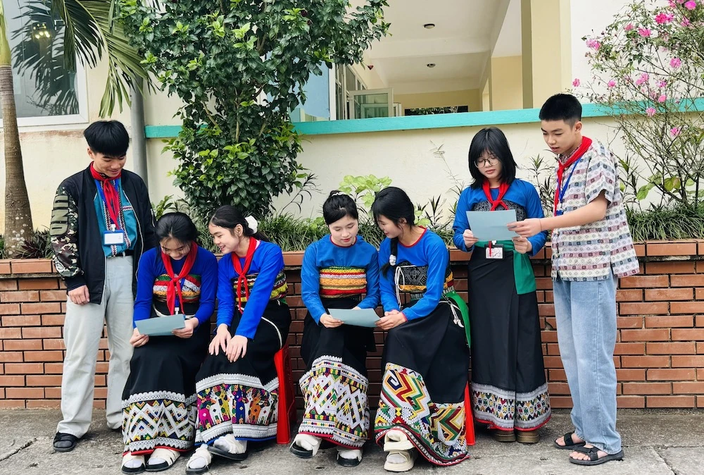 Xây dựng môi trường học đường không khói thuốc - Vì sức khỏe của thế hệ tương lai