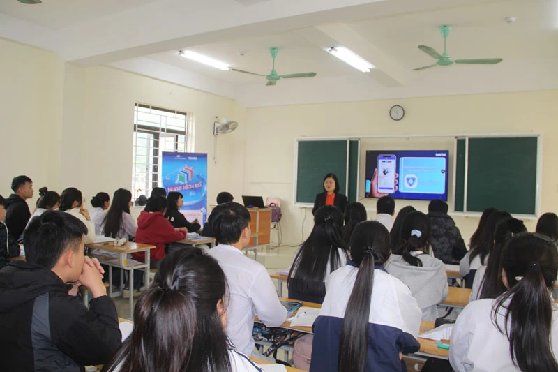 Lan tỏa chiến dịch “Không một mình - Cùng nhau an toàn trực tuyến”