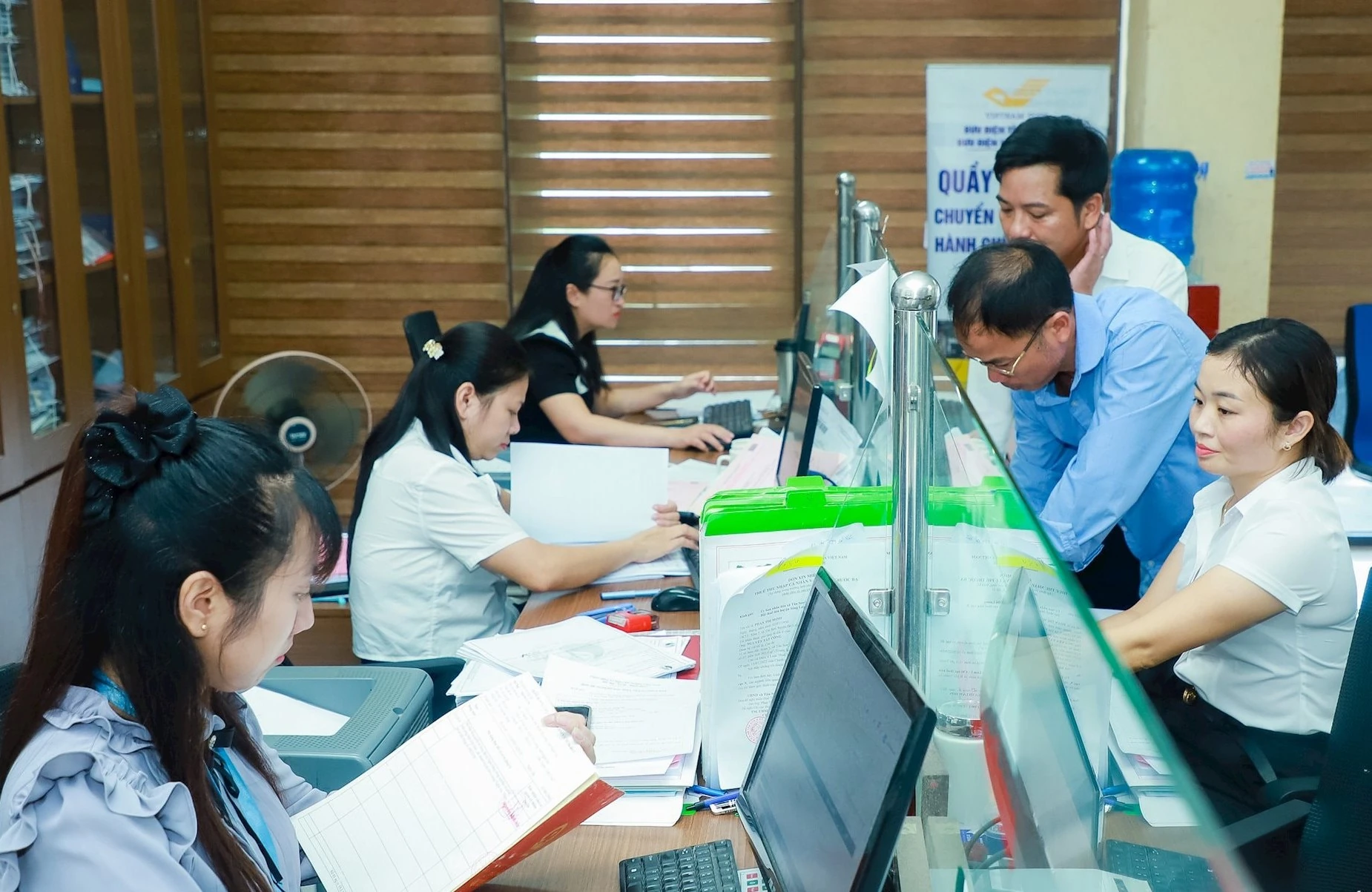 Chính phủ ban hành Quy chế làm việc mẫu của UBND cấp tỉnh