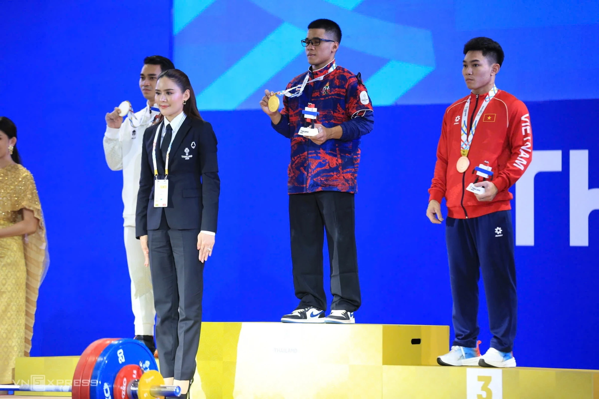 SEA Games 33 ngày 13/12: Việt Nam chạm mốc 30 HCV; Điền kinh bùng nổ “mưa vàng” cuối ngày!