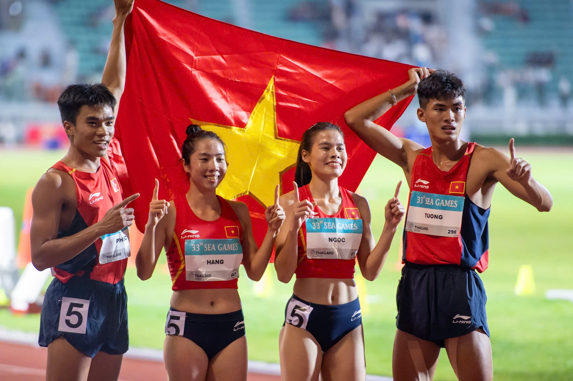 SEA Games 33 ngày 13/12: Việt Nam chạm mốc 30 HCV; Điền kinh bùng nổ “mưa vàng” cuối ngày!