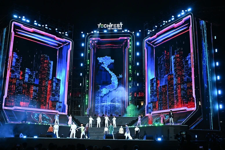 Thủ tướng: Phát triển năng lực công nghệ trong nước là con đường tất yếu