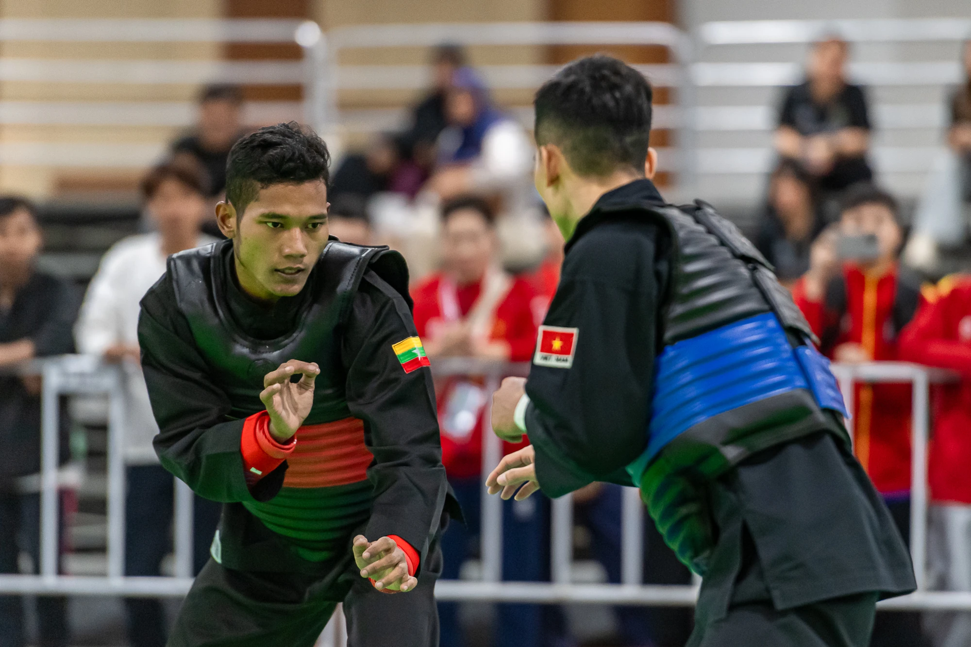 Võ sỹ xứ Thanh Vũ Văn Kiên mở màn thành công cho Pencak Silat Việt Nam